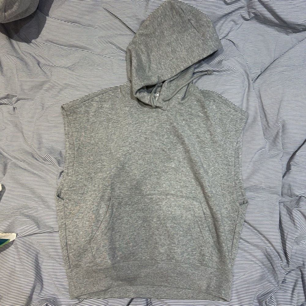 Uniqlo Women’s Gray Sleeveless Hoodie